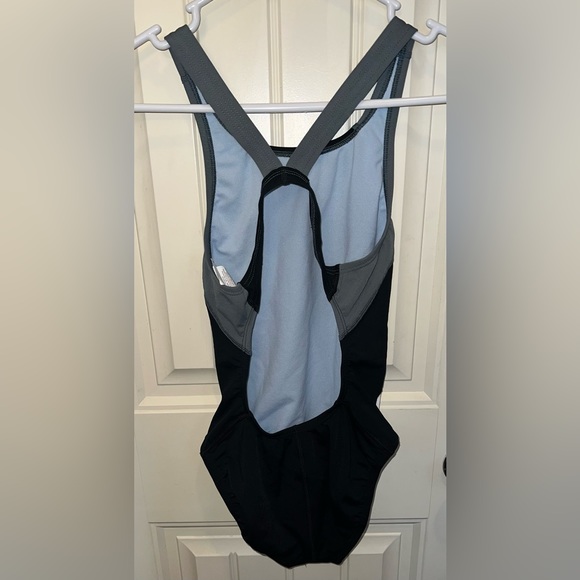 Nike Women's Poly Color Surge Fast Back One Piece Swimsuit size 6 - Picture 3 of 4